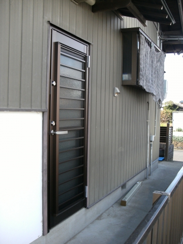 【稲沢福島店】寒ーい北側のドアは、断熱複層タイプに決まり！！（江南市H様邸）